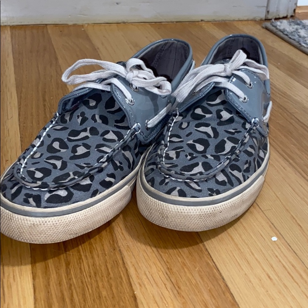 Gently used women’s Sperry Topsider boat shoes